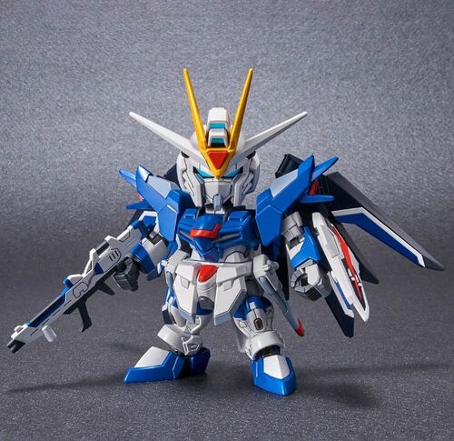 GUNDAM SD EX-STANDARD (020) - RISING FREEDOM GUNDAM