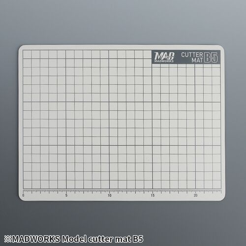 MADWORKS CUTTING MAT B5 WITH PANEL LINES SAMPLES