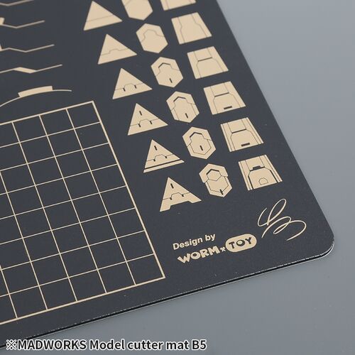 MADWORKS CUTTING MAT B5 WITH PANEL LINES SAMPLES 